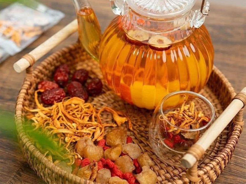 1. Dùng Đông Trùng Hạ Thảo Hãm Trà