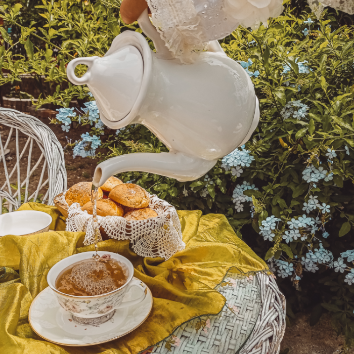 Làm Đẹp Với Trà: Mặt Nạ, Tẩy Tế Bào Chết, Dưỡng Da Tự Nhiên