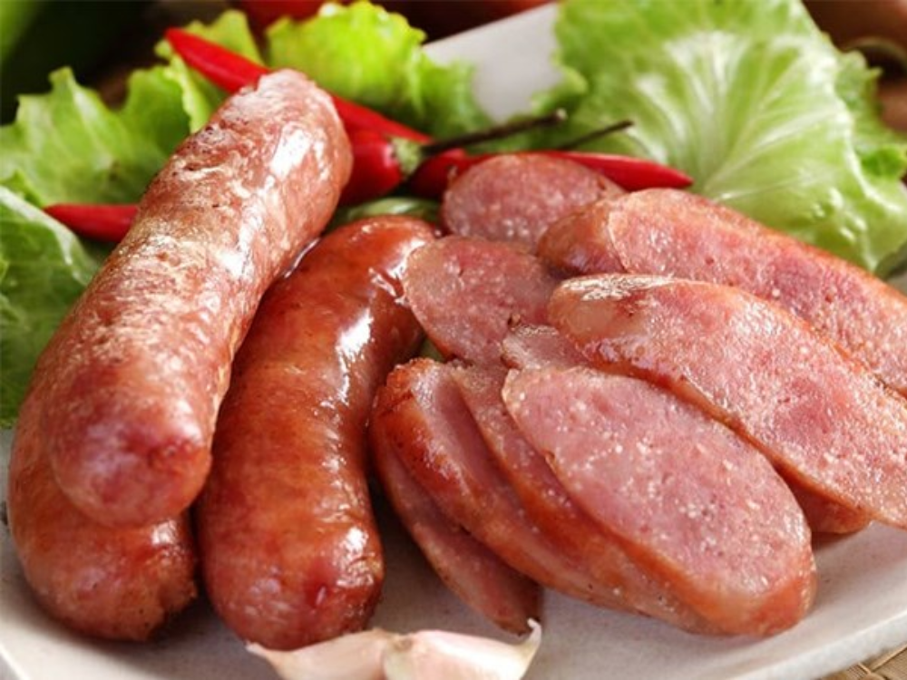 Vì sao lạp xưởng dễ bị hỏng, mốc?