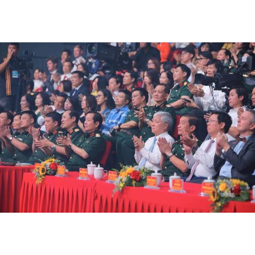 Giao lưu nghệ thuật “Theo ánh bình minh”, hỗ trợ nạn nhân chất độc da cam